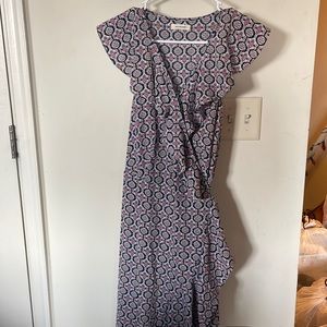 Wrap dress with adjustable belt!